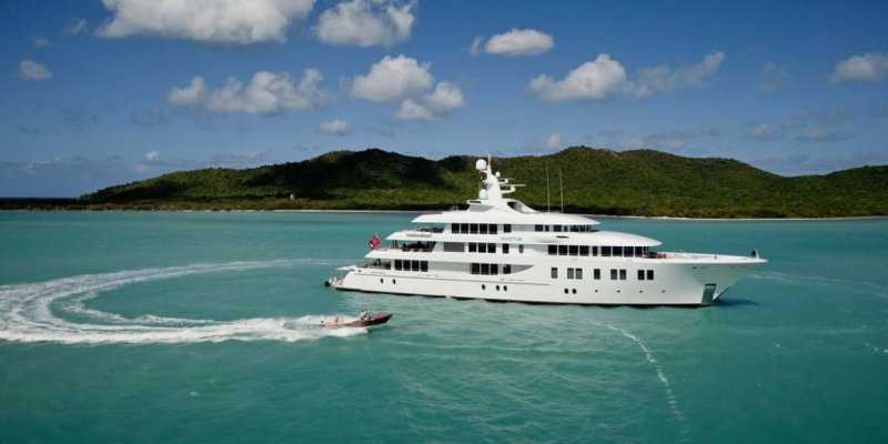 LUXURY YACHT CHARTER